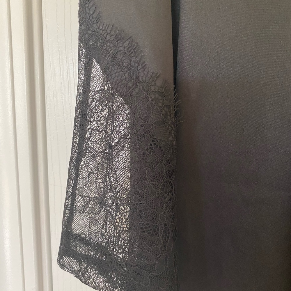 Chantilly Lace Robe👘🖤 - Picture 7 of 7